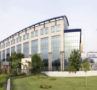 DLF Centre Court, Tower