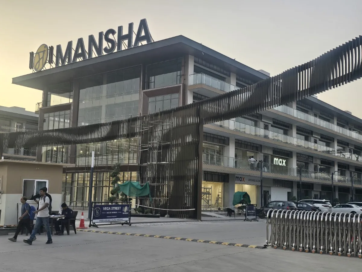 Mansha Vega Street | Sector 82, Faridabad| SCO (Shop-cum-Office) office space in Faridabad